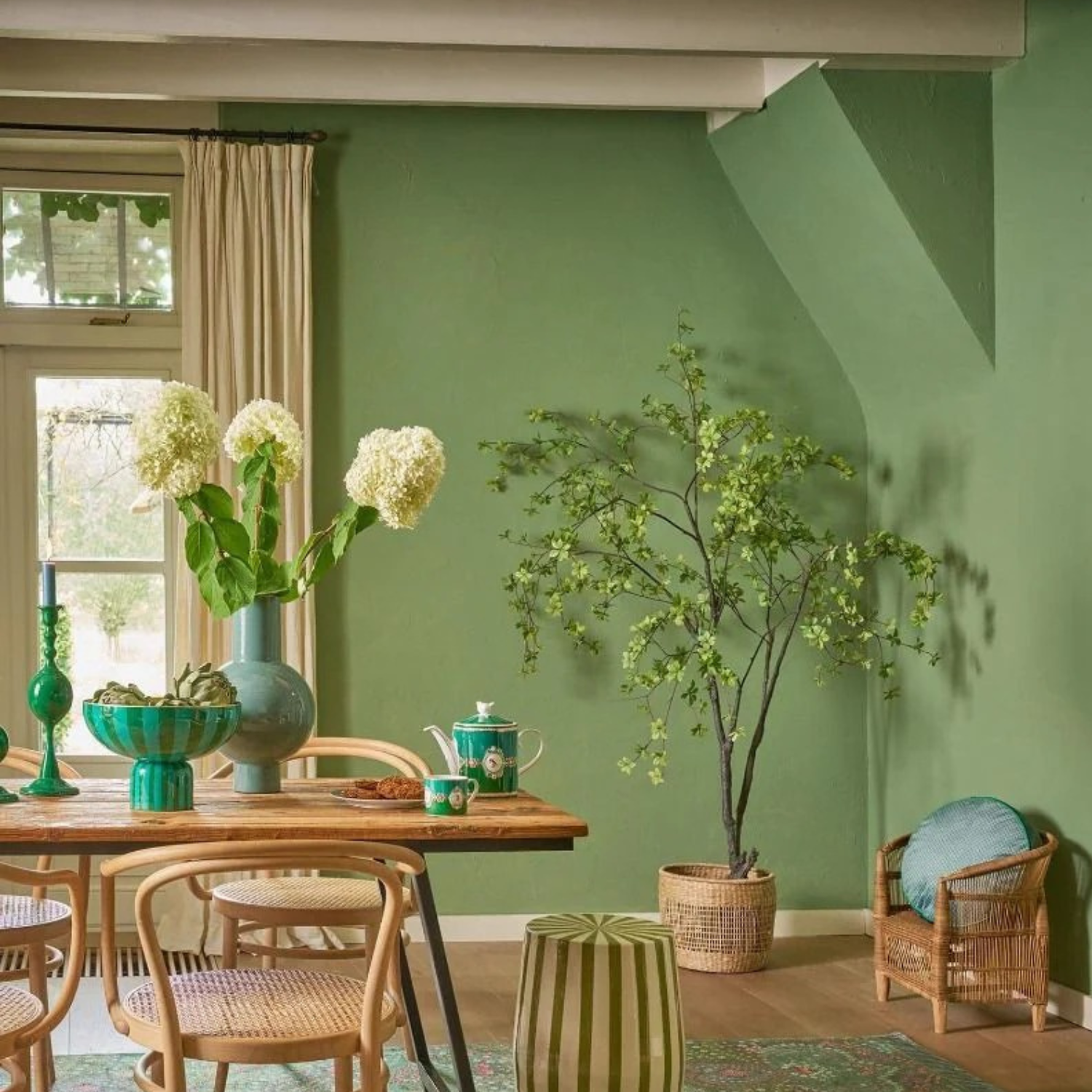 Medium Mid Green Modern Metal Pip Studio Vase