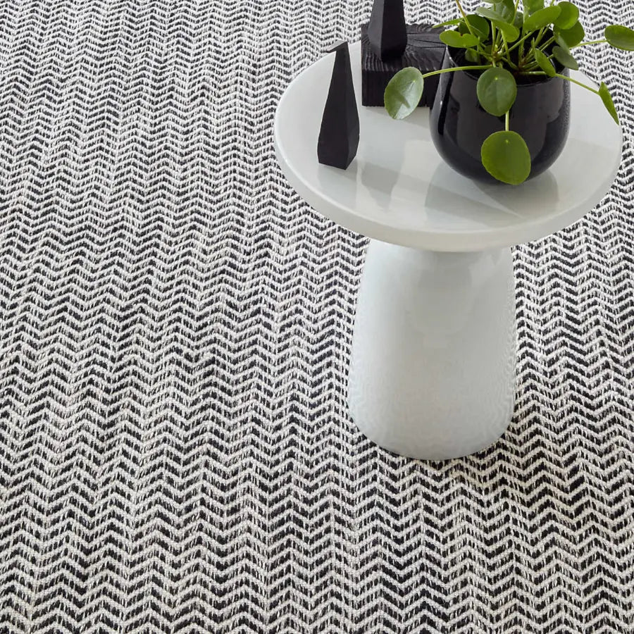 Coastal Black Indoor/Outdoor Rug - Home Smith