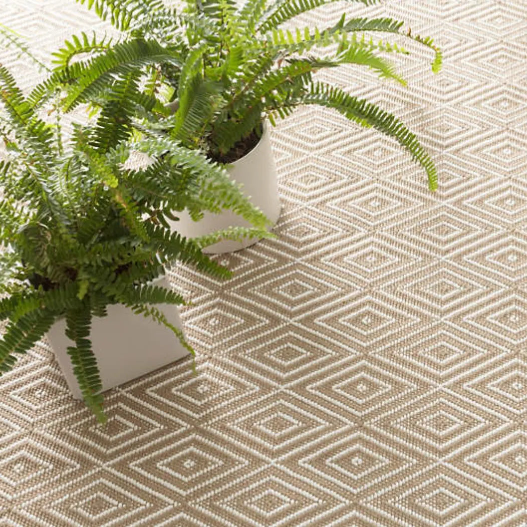 Diamond Khaki/White Indoor/Outdoor Rug - Home Smith
