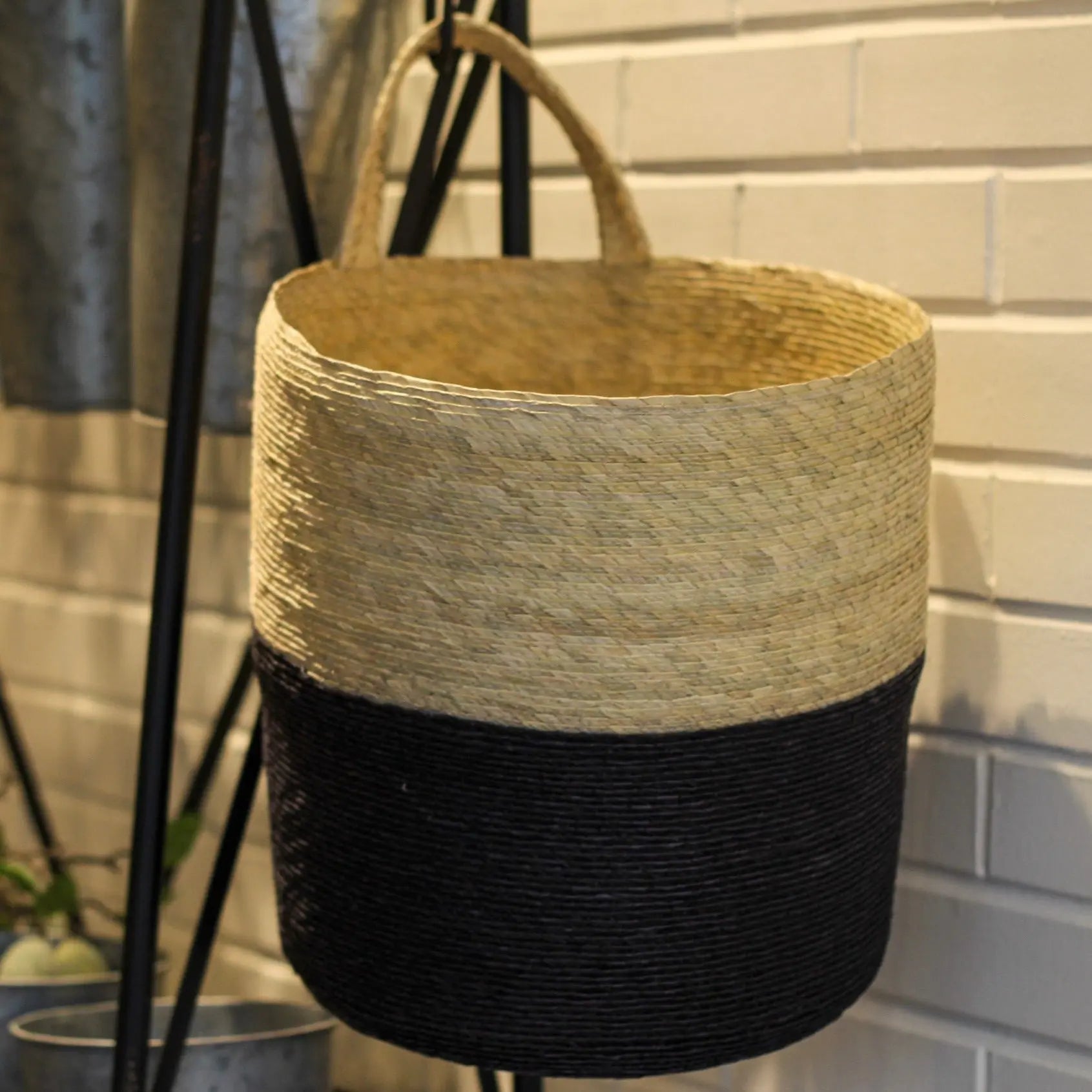 Hanging Basket in Carbon Black - Home Smith