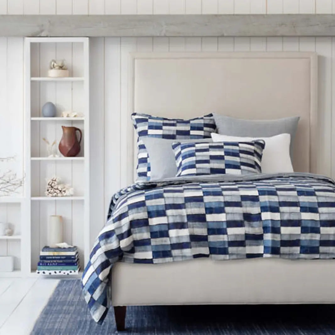 Herringbone Indoor/Outdoor Rug in Navy/Ivory - Home Smith