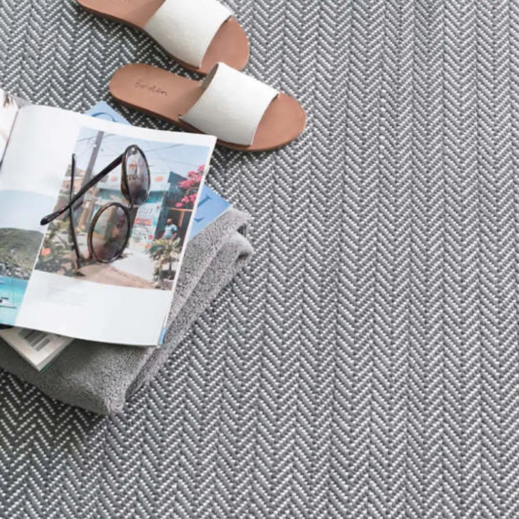 Herringbone Indoor/Outdoor Rug in Shale/White - Home Smith