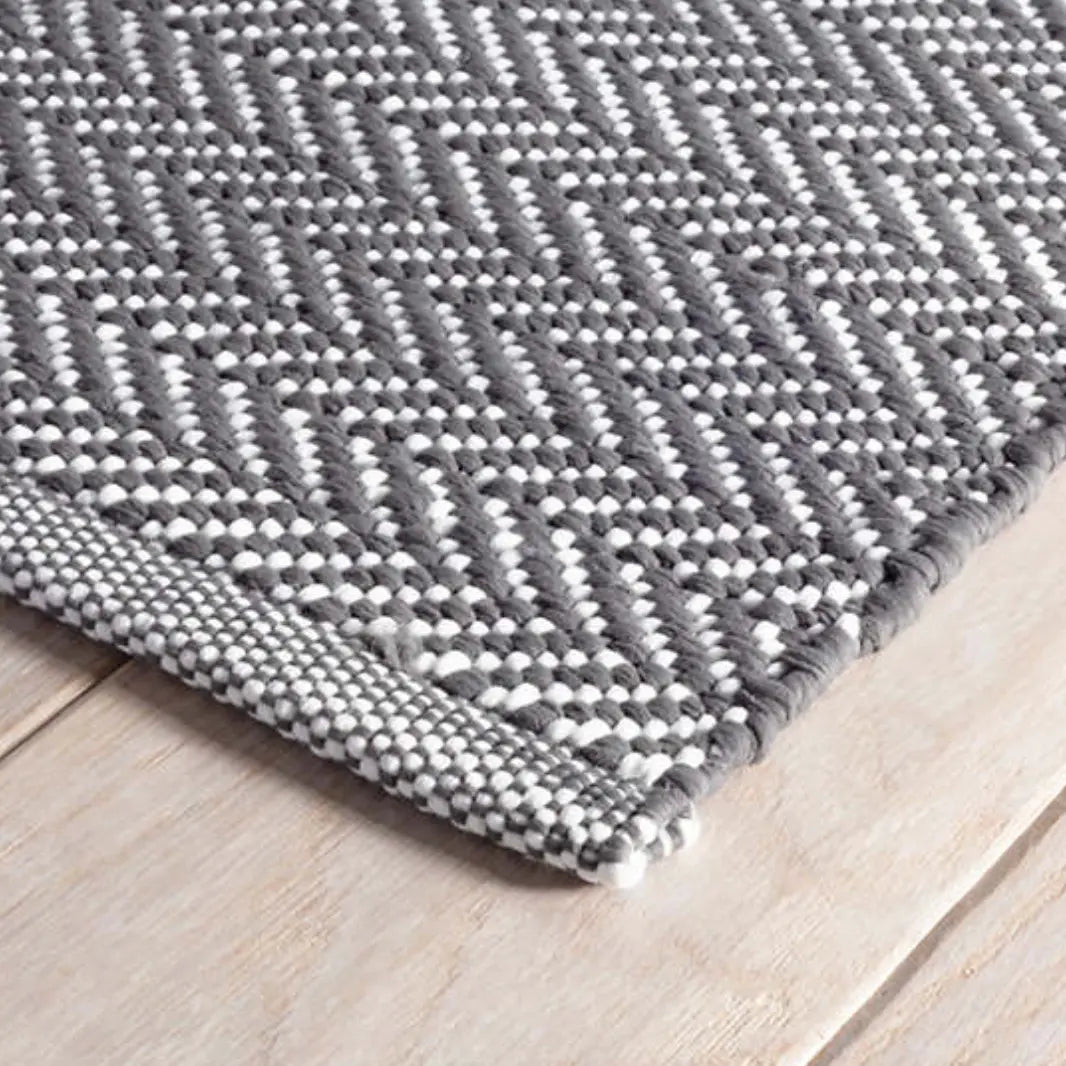Herringbone Indoor/Outdoor Rug in Shale/White - Home Smith