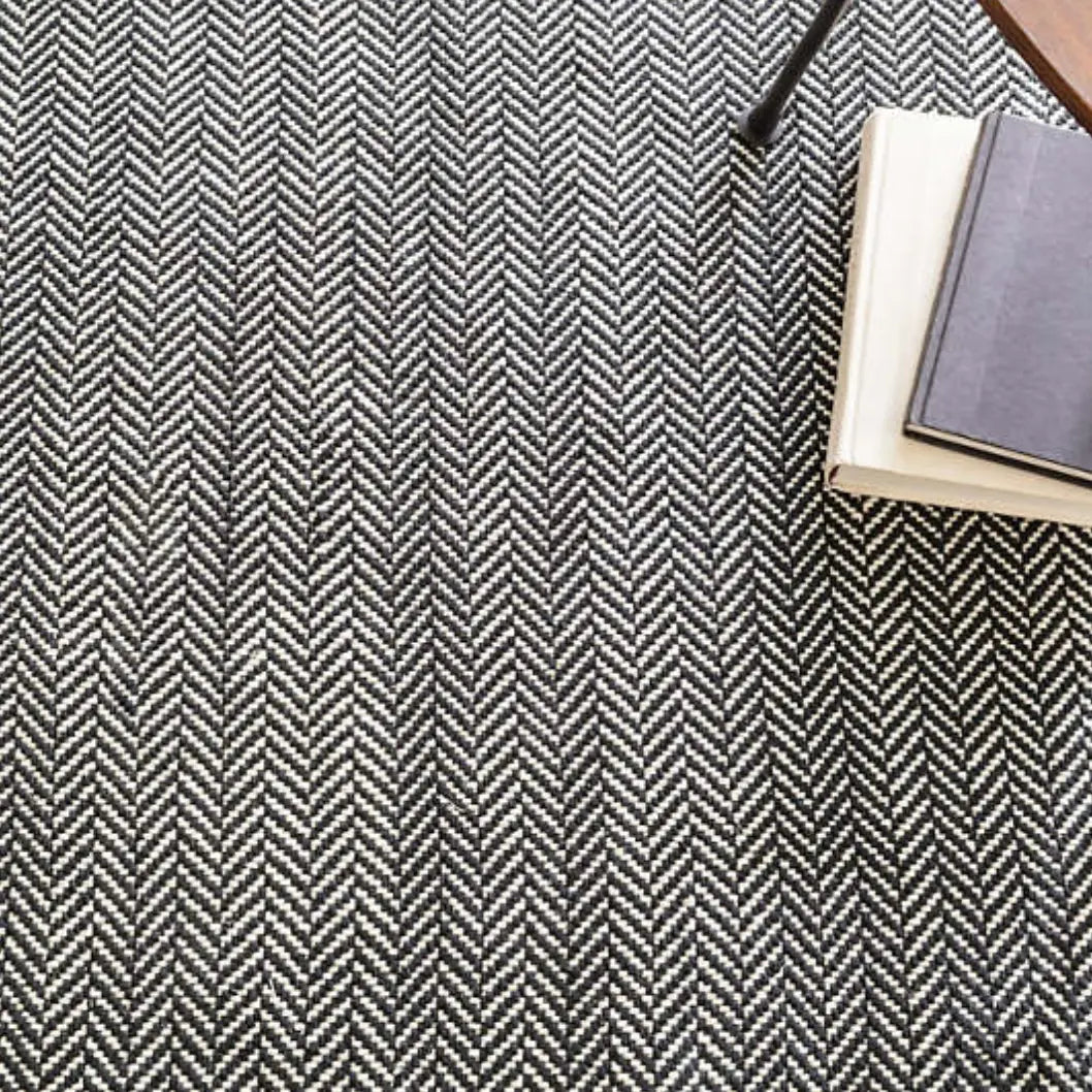 Herringbone Woven Cotton Rug in Black - Home Smith