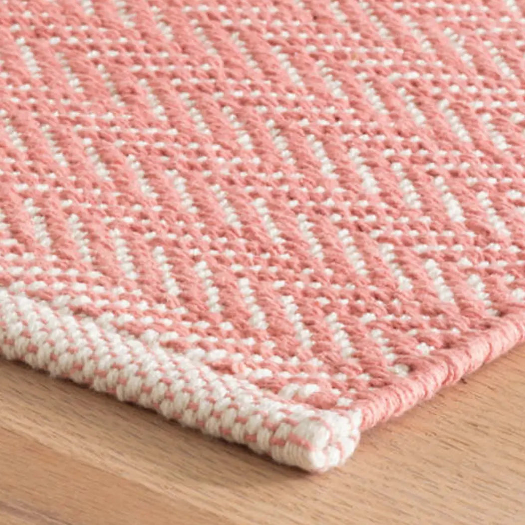Herringbone Woven Cotton Rug in Coral - Home Smith