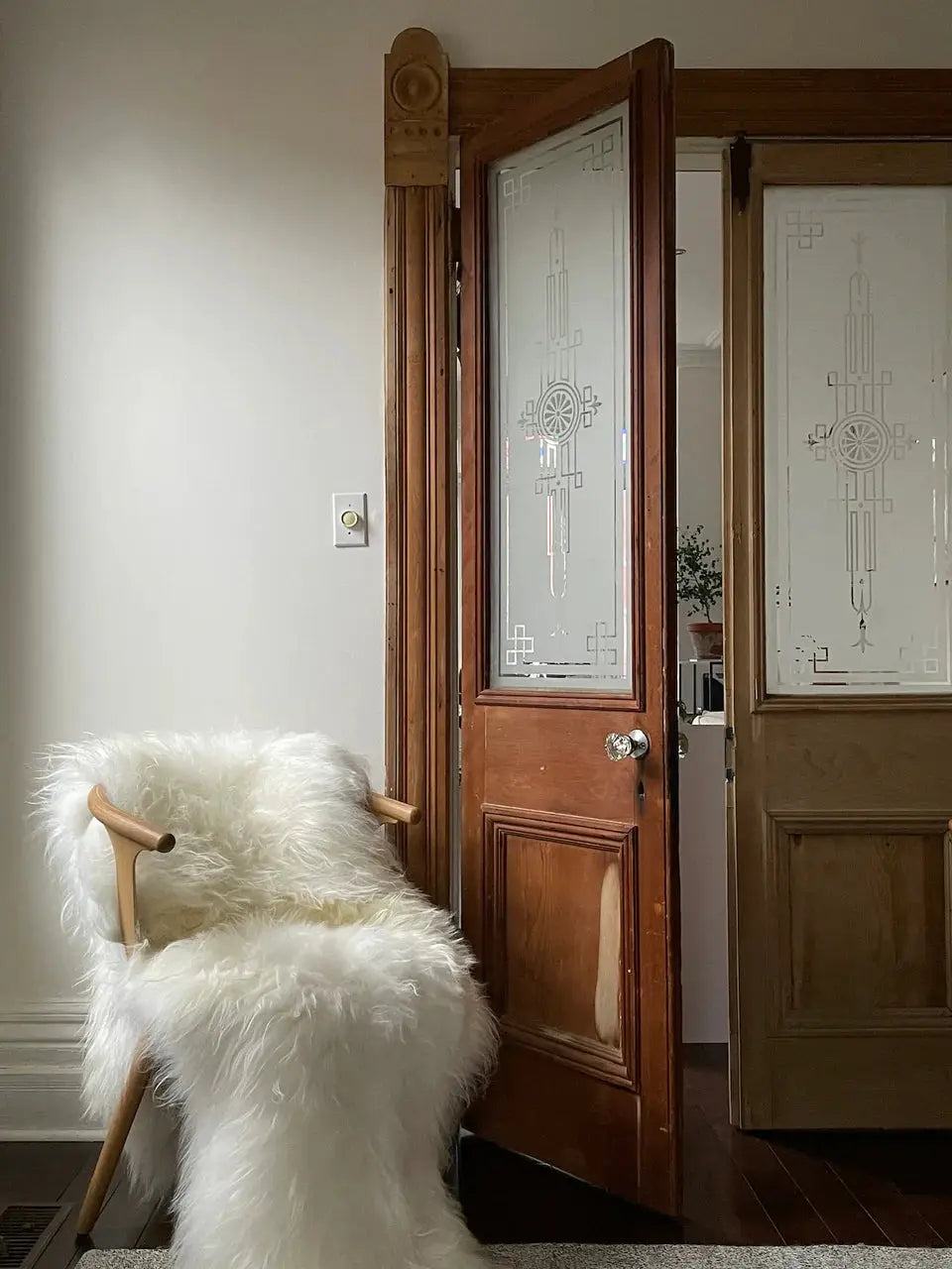 Home Smith Icelandic Sheepskin Throw in Double Sized White Home Smith