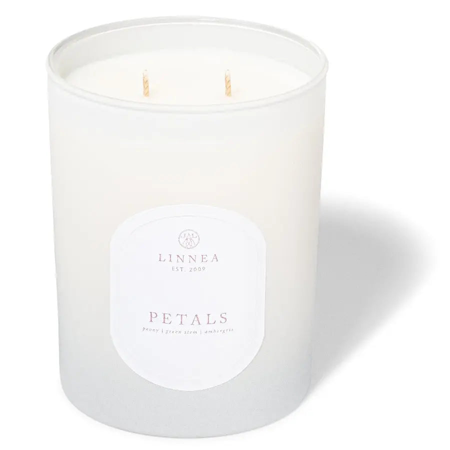 LINNEA Scented Candle in Petals *Seasonal* - Home Smith