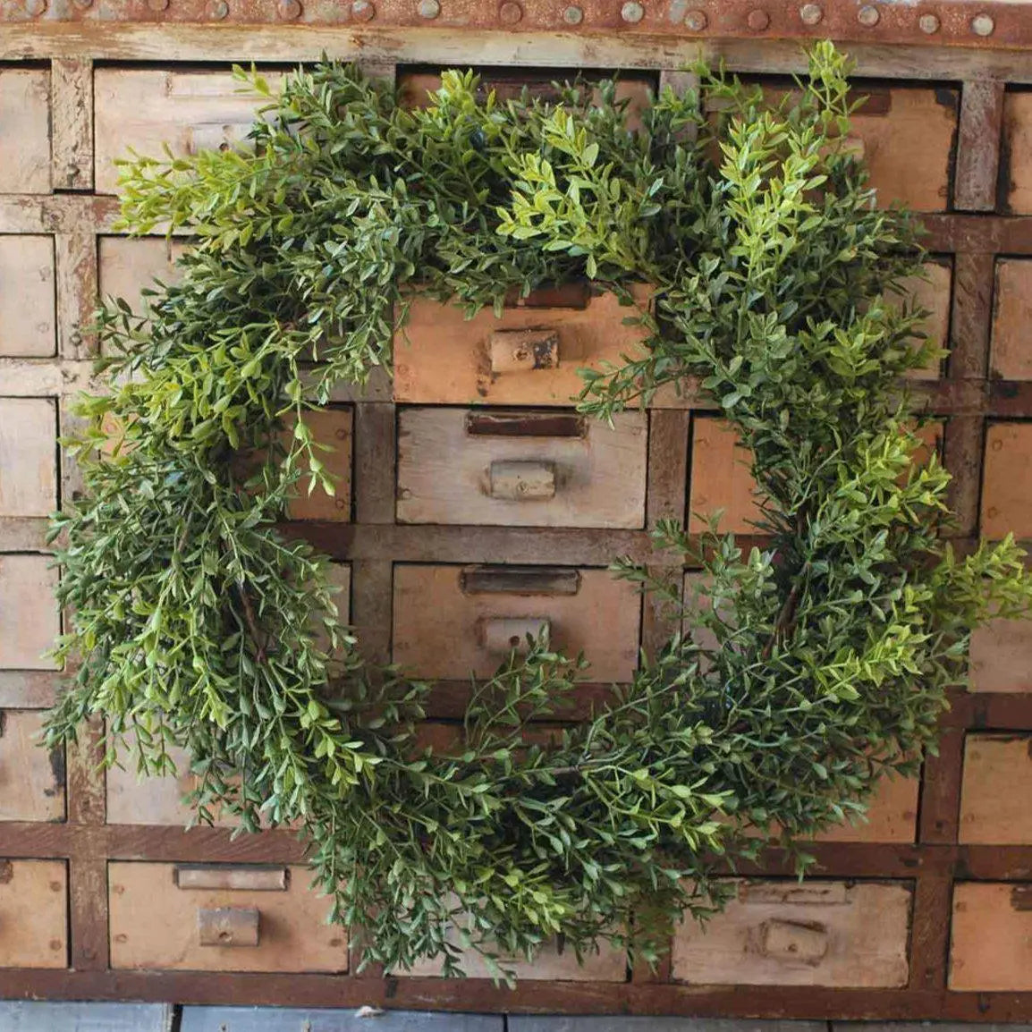 New England Boxwood 18" Wreath - Home Smith