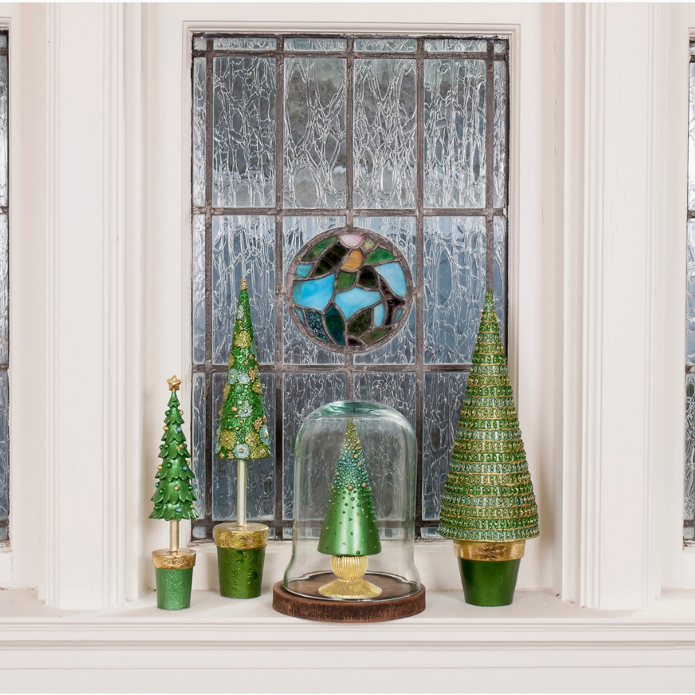 Plain Scalloped Topiary Tree with Star in Evergreen at Home Smith