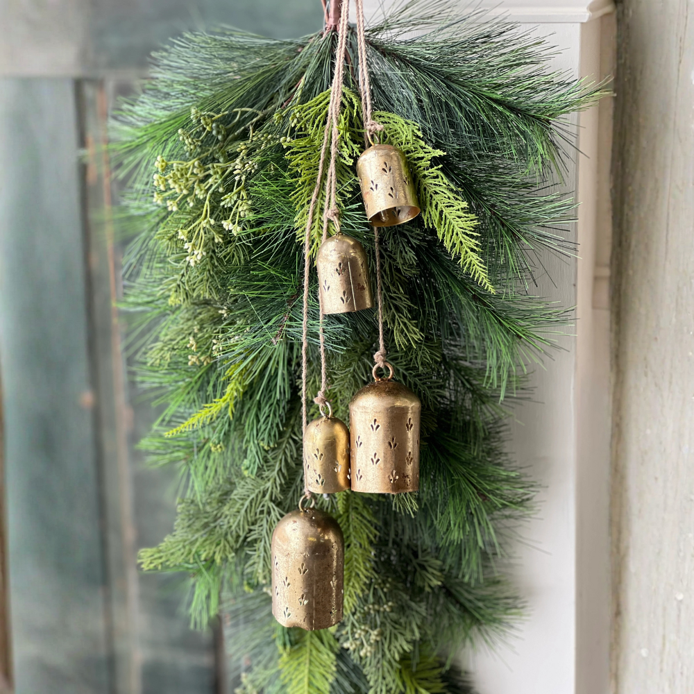 Prancer Bells at Home Smith