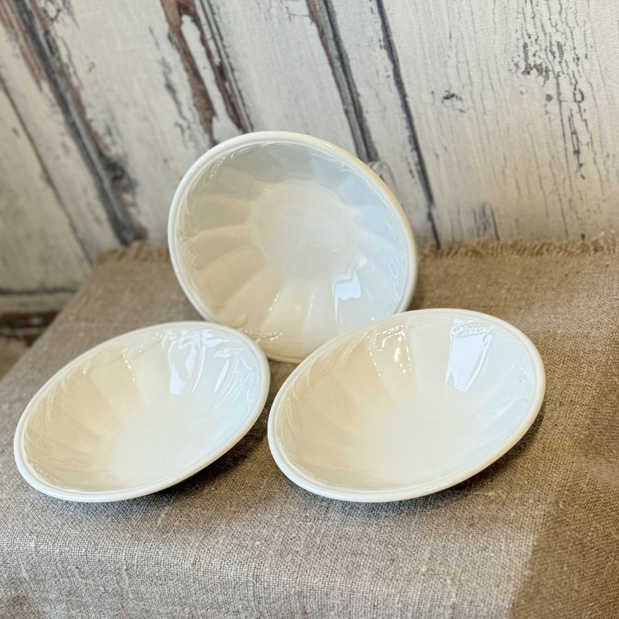 Set of 3 Vintage White Wheat Stoneware Coupe Cereal Bowls