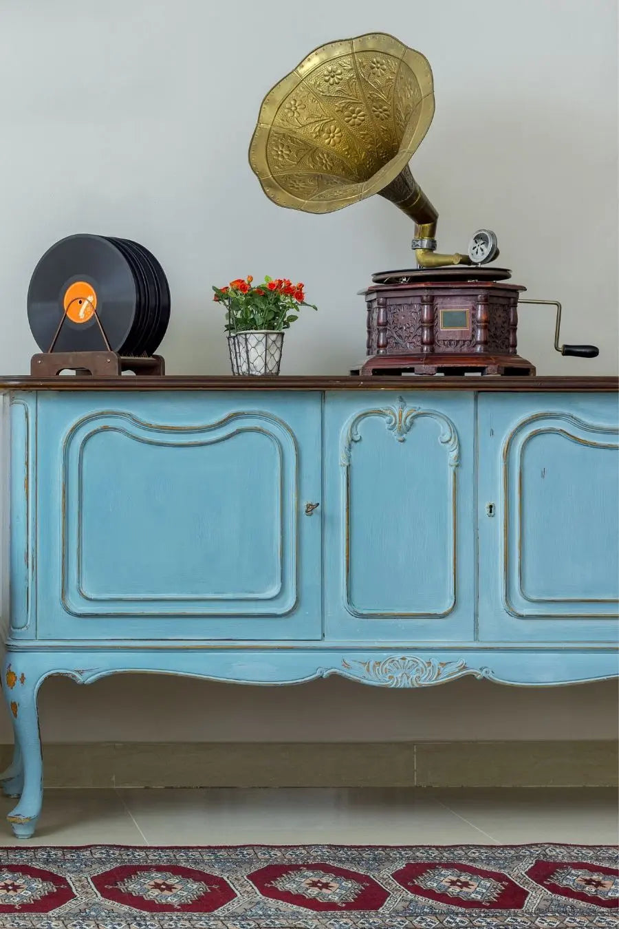 What Is Considered Vintage Furniture?