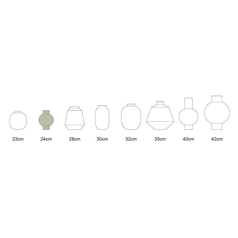 Measurement chart for vase sizes on a white background