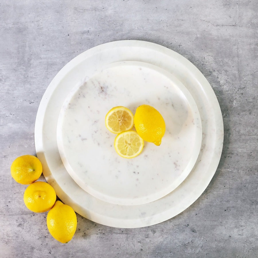 White marble extra large round tray with lemons at Home Smith