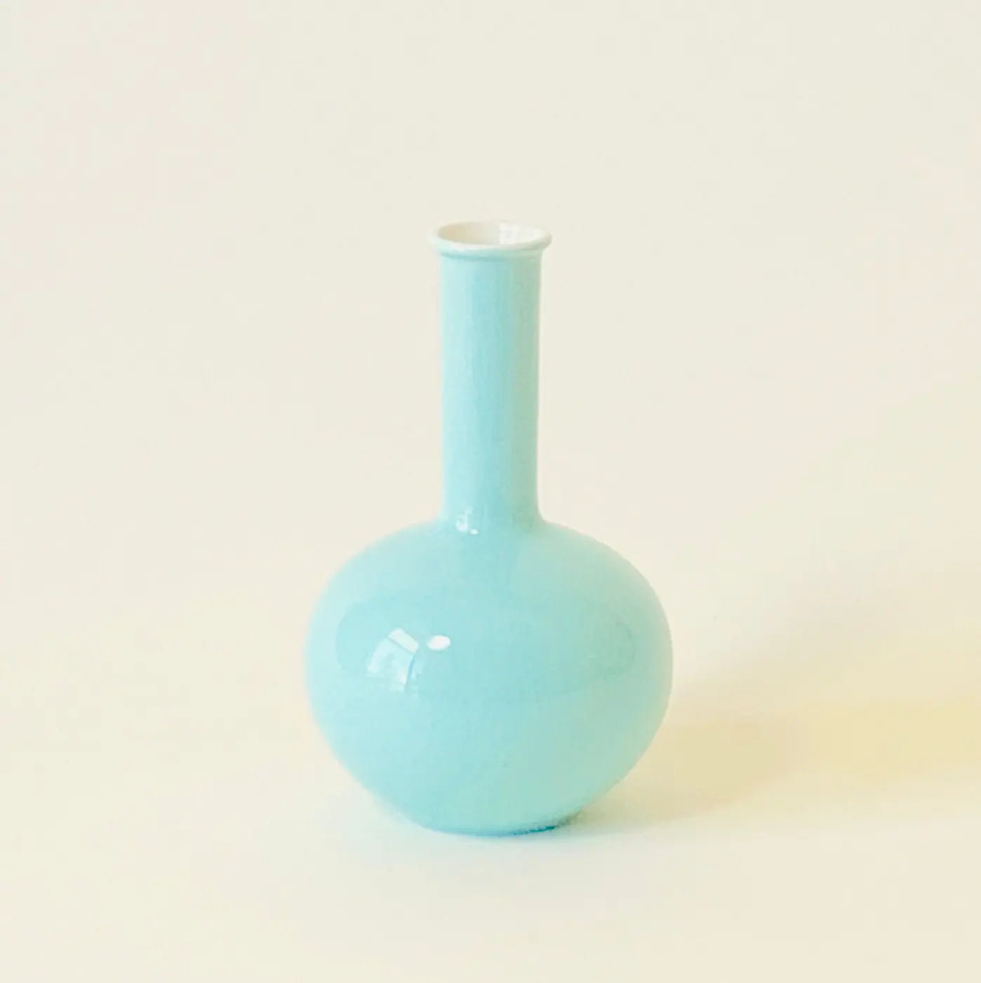 Beauty Porcelain Mini Vase - Home Smith