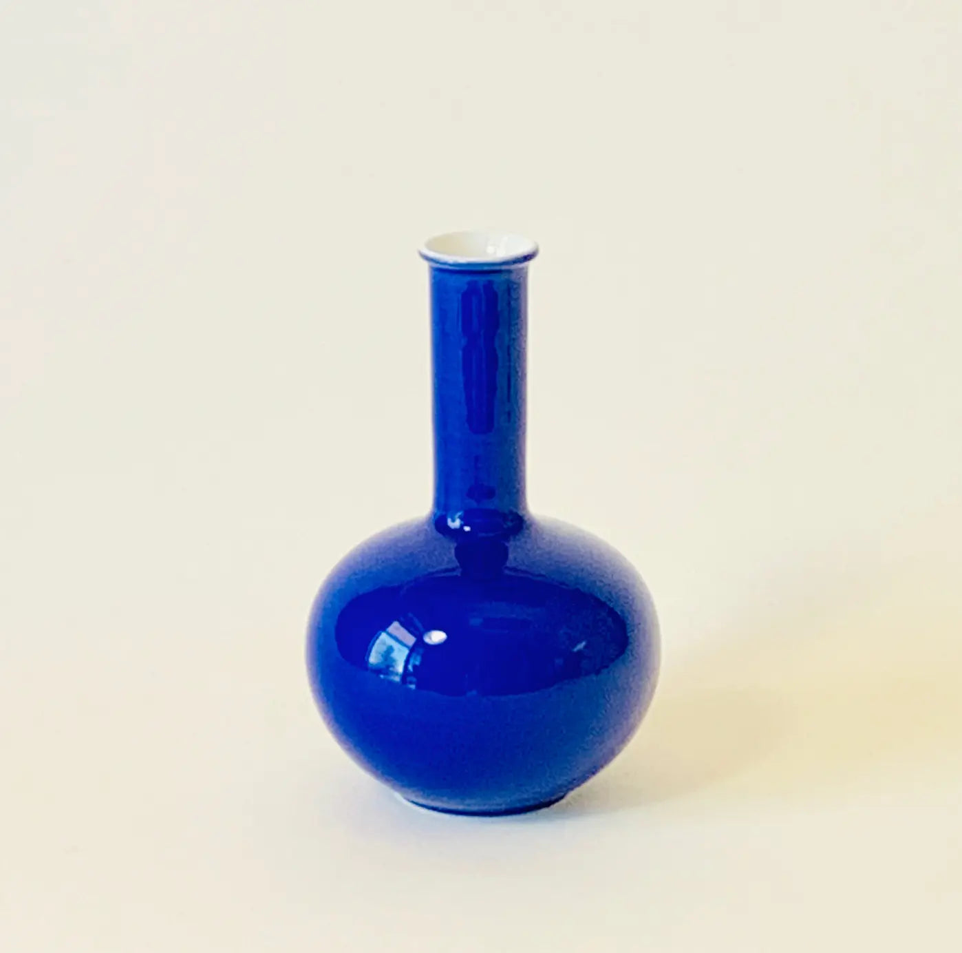 Beauty Porcelain Mini Vase - Home Smith