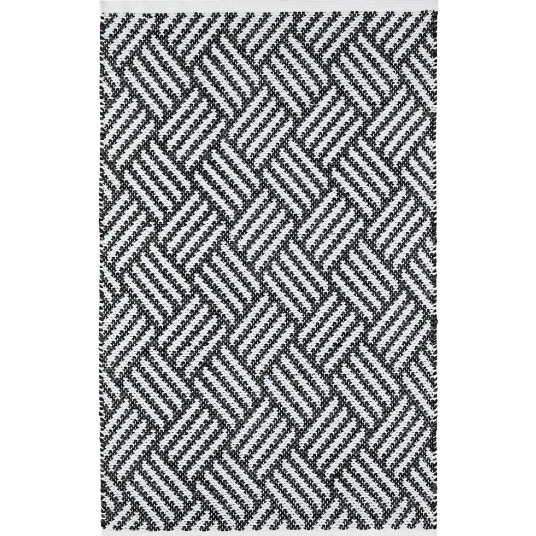 Crisscross Black Indoor/Outdoor Rug - Home Smith