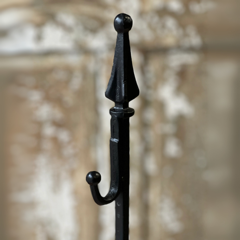 Finial Wreath Holder at Home Smith