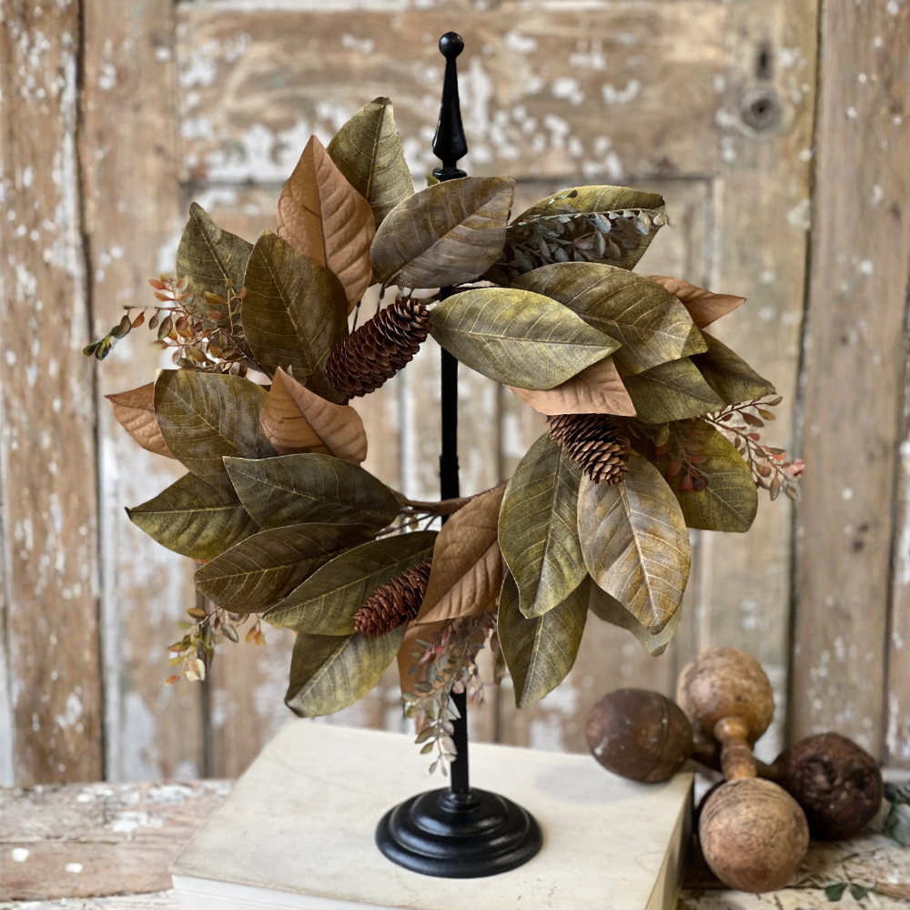 Finial Wreath Holder at Home Smith