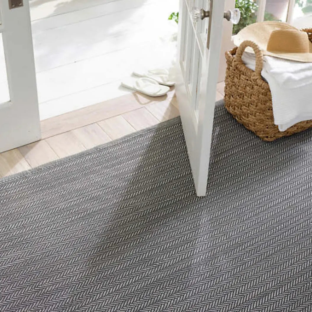 Herringbone Indoor/Outdoor Rug in Shale/White - Home Smith