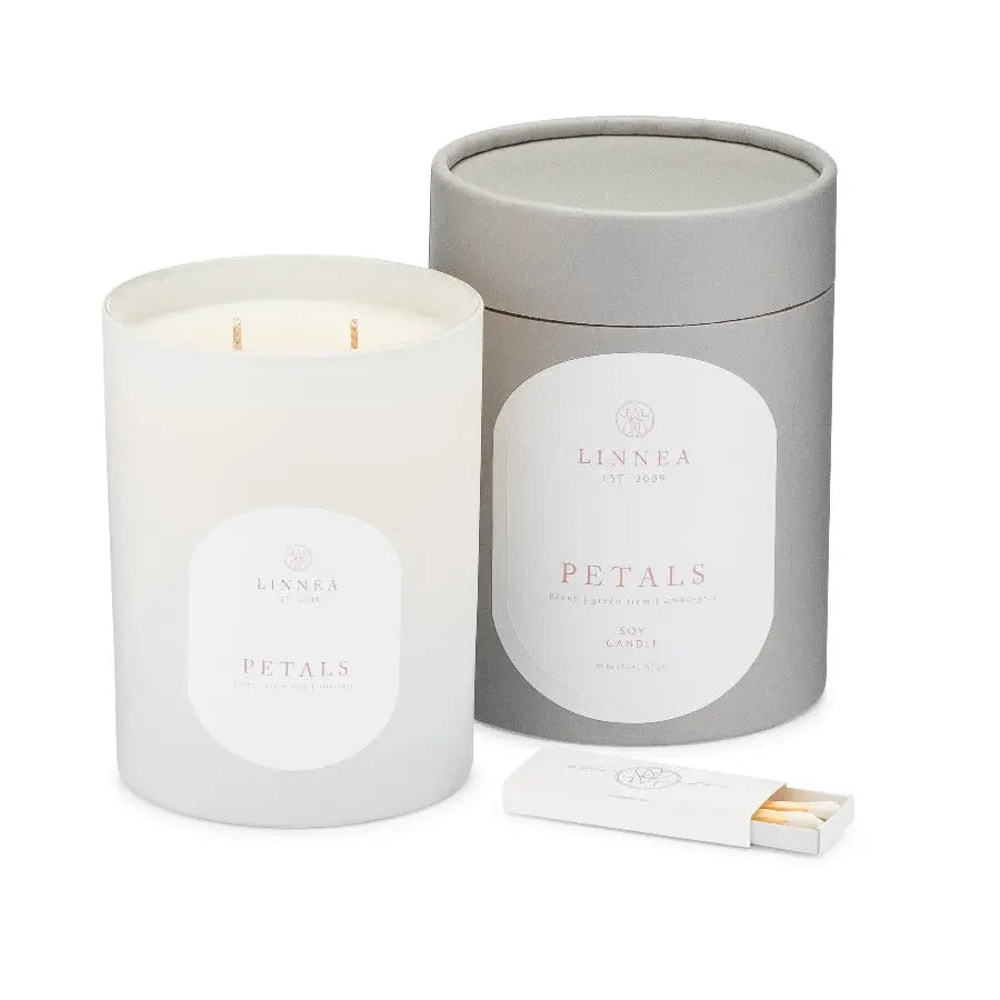 LINNEA Scented Candle in Petals *Seasonal* - Home Smith