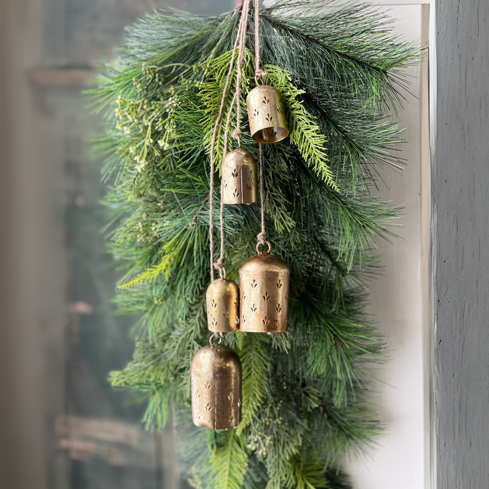 Prancer Bells at Home Smith