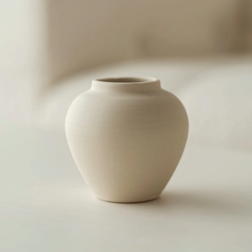 Short Textured ceramic pot at Home Smith
