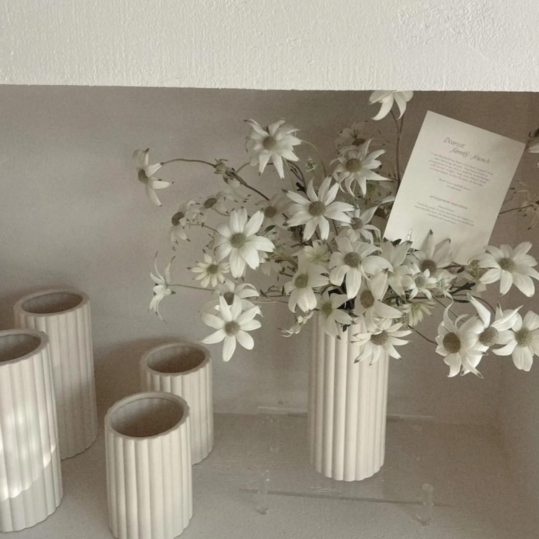Daisy cylinder vase at Home Smith