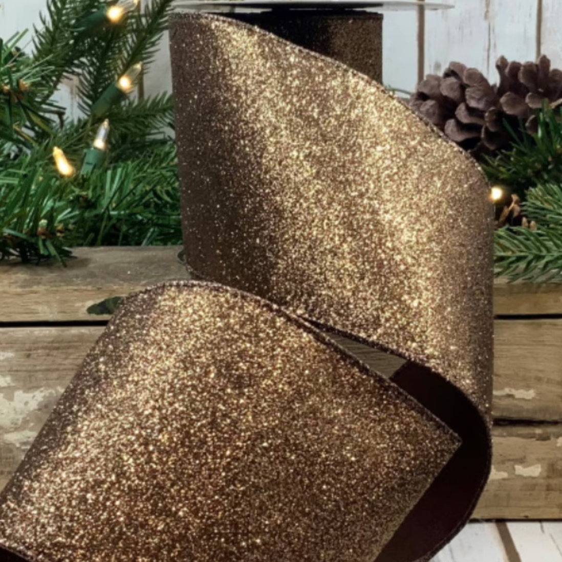 Velours luxuriant avec ruban en dupion au dos en rubis