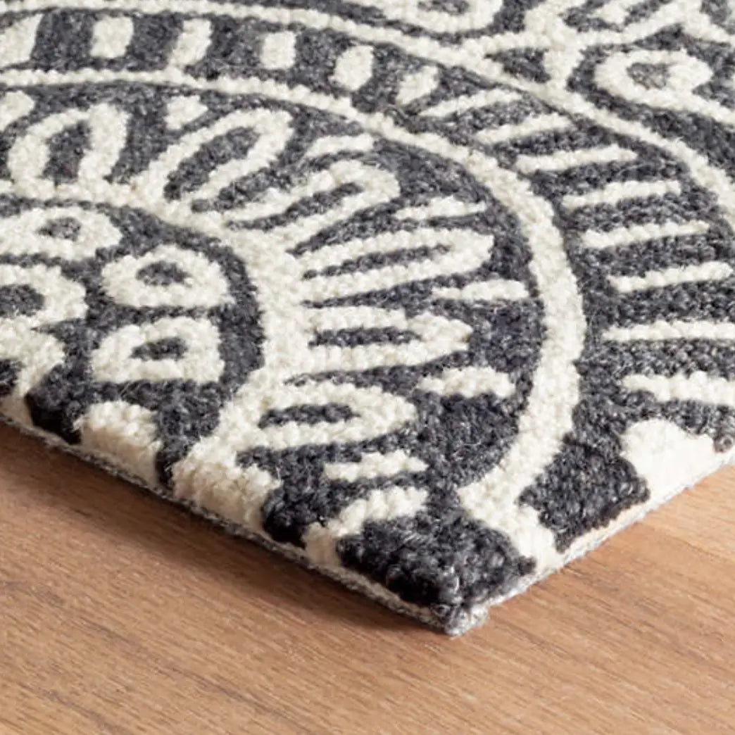 Temple Micro Hook Rug in Charcoal - Home Smith