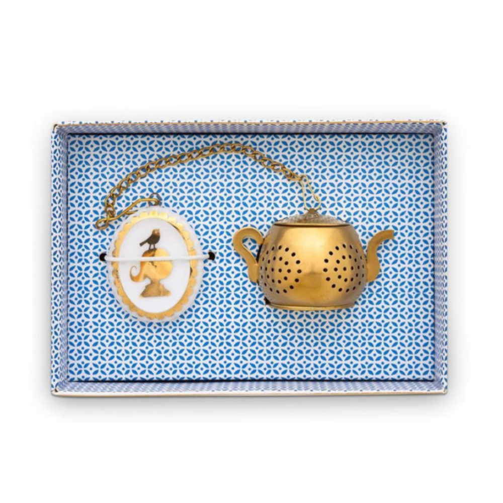White Porcelain Medallion Tea Infuser from Pip Studio at Home Smith