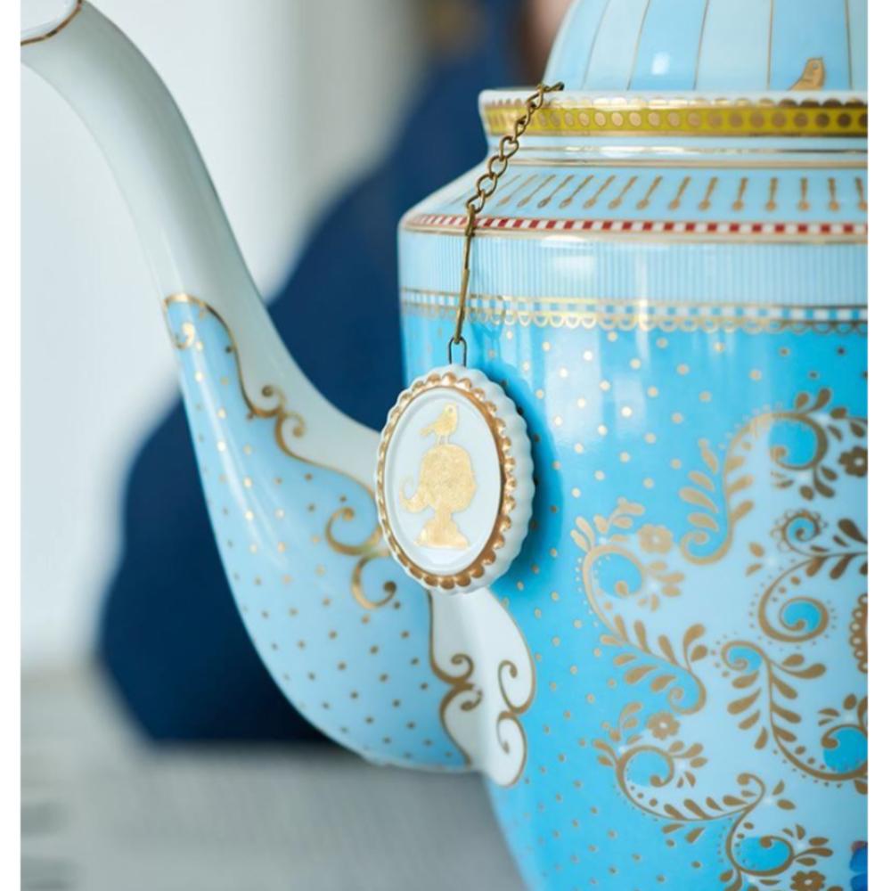 White Porcelain Medallion Tea Infuser from Pip Studio at Home Smith